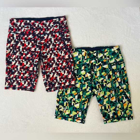 LOT OF 2 - Sweaty Betty Power 9" Biker Shorts Sz S 4/6 Green/Red Geo Maze Print - Picture 2 of 15